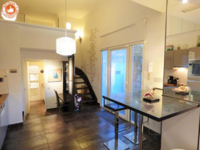 ALC - A521 - 4 min PALAIS AND BEACHES